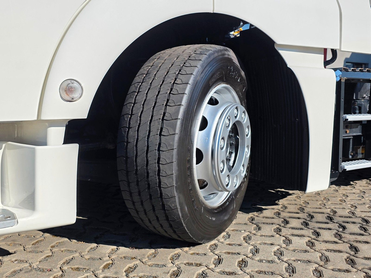 Тягач MAN TGX 18.460 4x2 LLS-U / Retarder / ADR AT: фото 27 Тягач MAN TGX 18.460 4x2 LLS-U / Retarder / ADR AT: фото 27