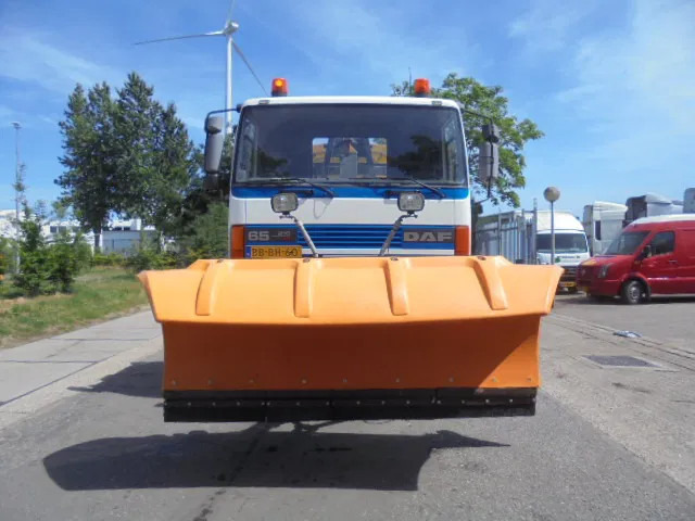 DAF 65.210 ATI 4X4 ZOUT + SNEEUW - Роторный снегоочиститель: фото 2 DAF 65.210 ATI 4X4 ZOUT + SNEEUW - Роторный снегоочиститель: фото 2