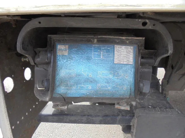 Грузовик с закрытым кузовом DAF LF 220: фото 8