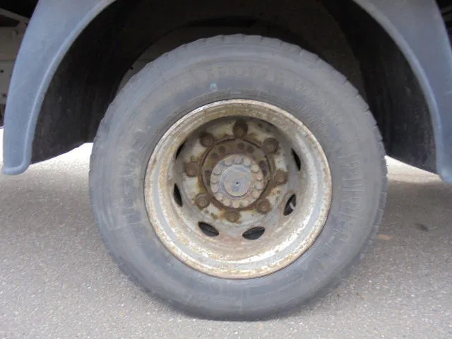 Грузовик с закрытым кузовом DAF LF 220: фото 7