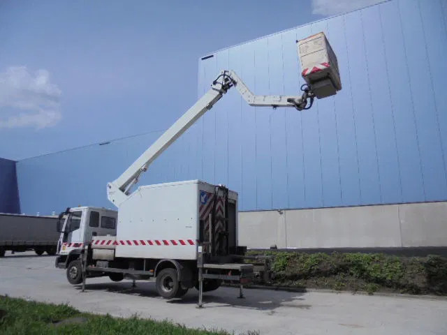 Iveco EuroCargo 120 EL22 EUR5 - Грузовик: фото 5 Iveco EuroCargo 120 EL22 EUR5 - Грузовик: фото 5