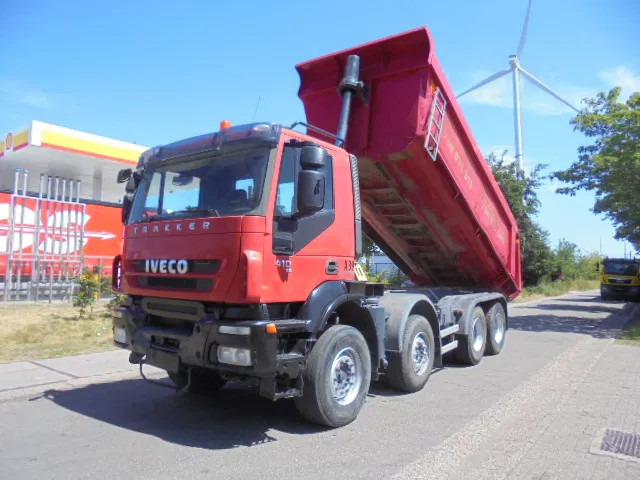 Iveco Trakker 340T41 8X4 KIPPER - Самосвал: фото 1 Iveco Trakker 340T41 8X4 KIPPER - Самосвал: фото 1