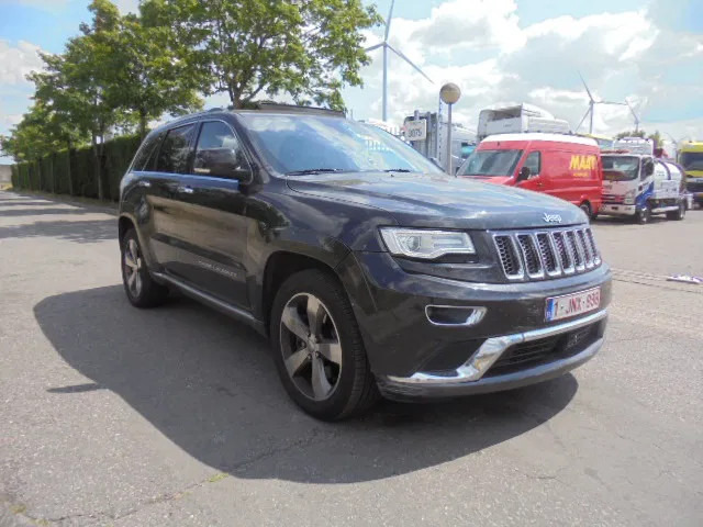 Jeep Grand Cherokee 4X4 SUMMIT EDITION 3.0 LTR V6 - Внедорожник: фото 3 Jeep Grand Cherokee 4X4 SUMMIT EDITION 3.0 LTR V6 - Внедорожник: фото 3