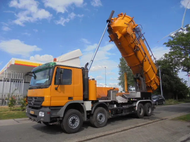 Mercedes-Benz Actros 4141K MEGA VAC - Ассенизатор: фото 1 Mercedes-Benz Actros 4141K MEGA VAC - Ассенизатор: фото 1