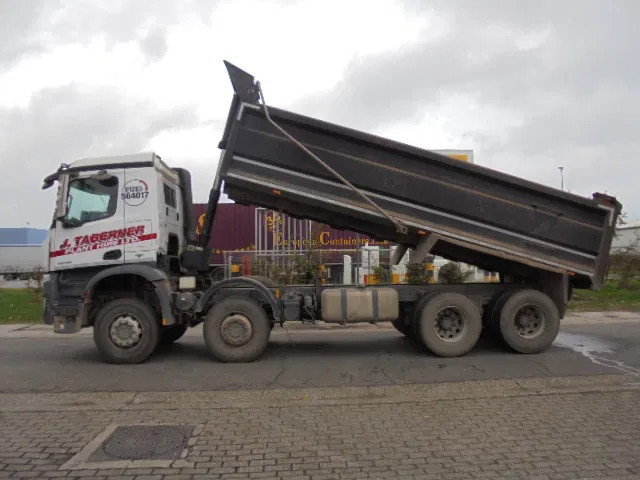 Самосвал Mercedes-Benz Arocs 3240 K 8X4: фото 8 Самосвал Mercedes-Benz Arocs 3240 K 8X4: фото 8