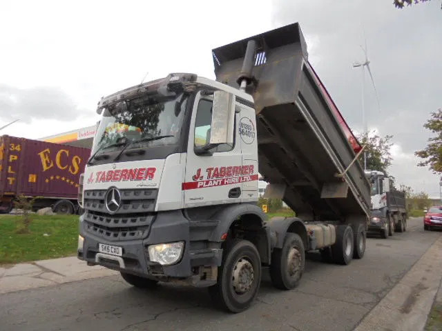 Mercedes-Benz Arocs 3243 K 8X4 - Самосвал: фото 1 Mercedes-Benz Arocs 3243 K 8X4 - Самосвал: фото 1