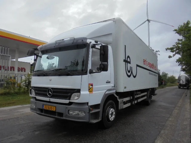 Mercedes-Benz Atego 1529 290 PS MANEEL GEARBOX - Грузовик с закрытым кузовом: фото 1 Mercedes-Benz Atego 1529 290 PS MANEEL GEARBOX - Грузовик с закрытым кузовом: фото 1