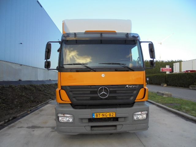 Mercedes-Benz Axor 1829 + HAMMELMAN - Ассенизатор: фото 2 Mercedes-Benz Axor 1829 + HAMMELMAN - Ассенизатор: фото 2