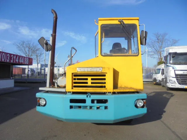 Terberg YT NL TRUCK - Терминальный тягач: фото 2 Terberg YT NL TRUCK - Терминальный тягач: фото 2