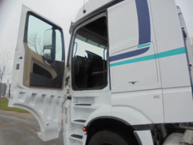 Mercedes-Benz Actros 1943 LS - Тягач: фото 4 Mercedes-Benz Actros 1943 LS - Тягач: фото 4