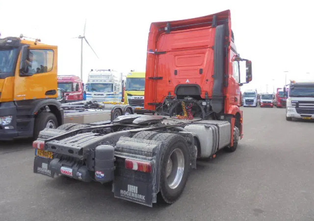 Mercedes-Benz Actros 2343 6X2 VOORLOOPAS - Тягач: фото 4 Mercedes-Benz Actros 2343 6X2 VOORLOOPAS - Тягач: фото 4