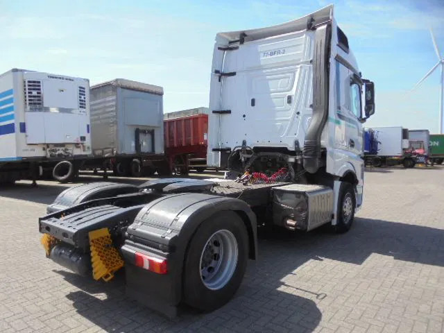 Mercedes-Benz Actros ACTROS 1842 - Тягач: фото 3 Mercedes-Benz Actros ACTROS 1842 - Тягач: фото 3