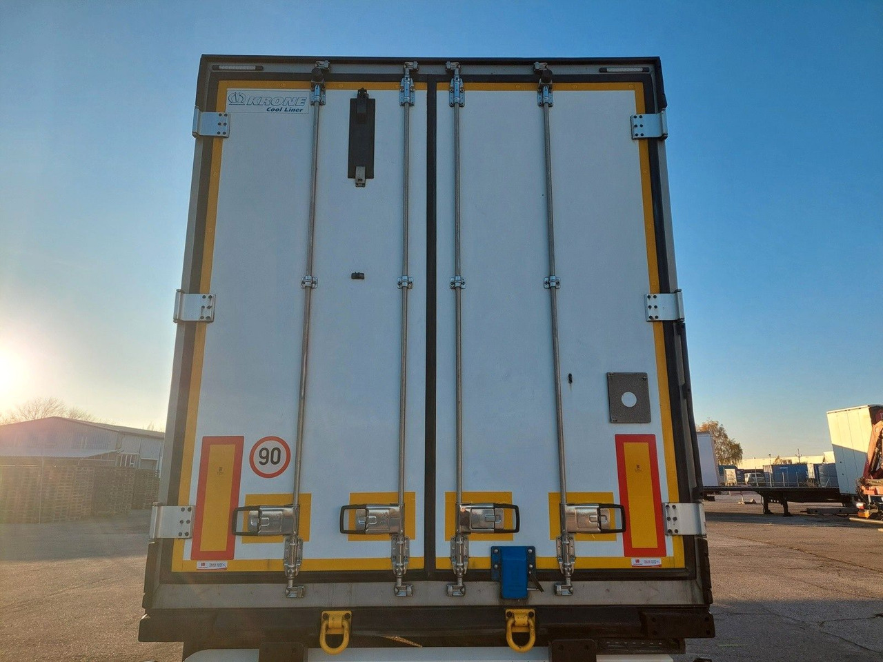 Krone SD Thermo King SLXi 300 - Полуприцеп-рефрижератор: фото 5 Krone SD Thermo King SLXi 300 - Полуприцеп-рефрижератор: фото 5