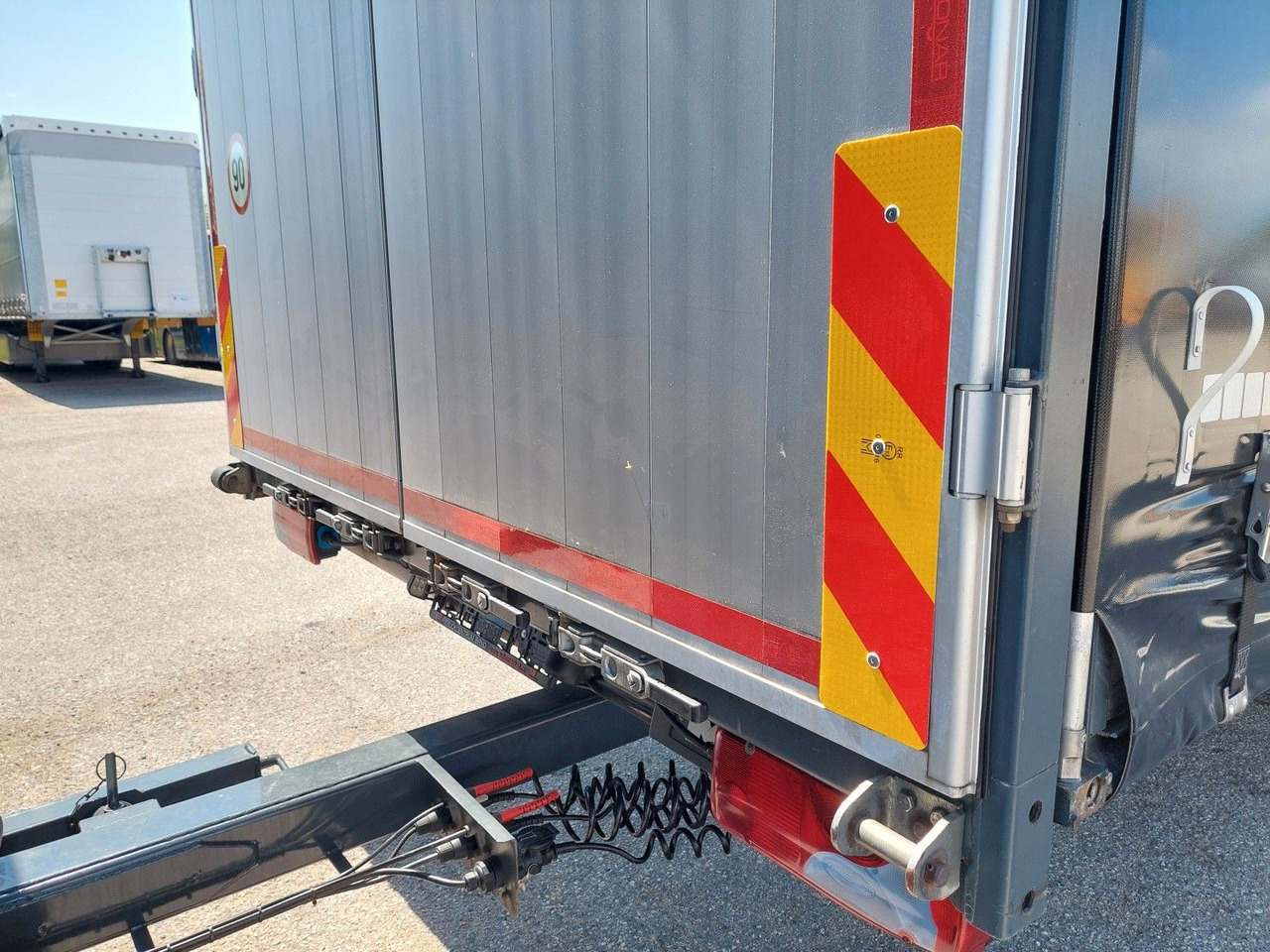 MAN TGL 12.250 BL 4x2 + Anhänger KONAR 38 Paletten - Тентованный грузовик: фото 5 MAN TGL 12.250 BL 4x2 + Anhänger KONAR 38 Paletten - Тентованный грузовик: фото 5
