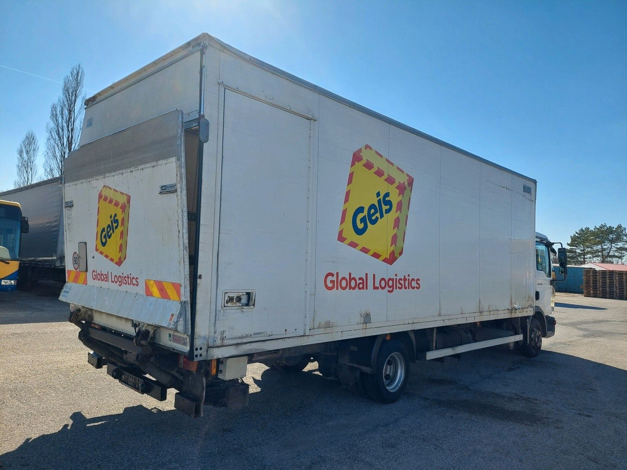 MAN TGL 7.180 4X2 BL - Фургон с закрытым кузовом: фото 4 MAN TGL 7.180 4X2 BL - Фургон с закрытым кузовом: фото 4