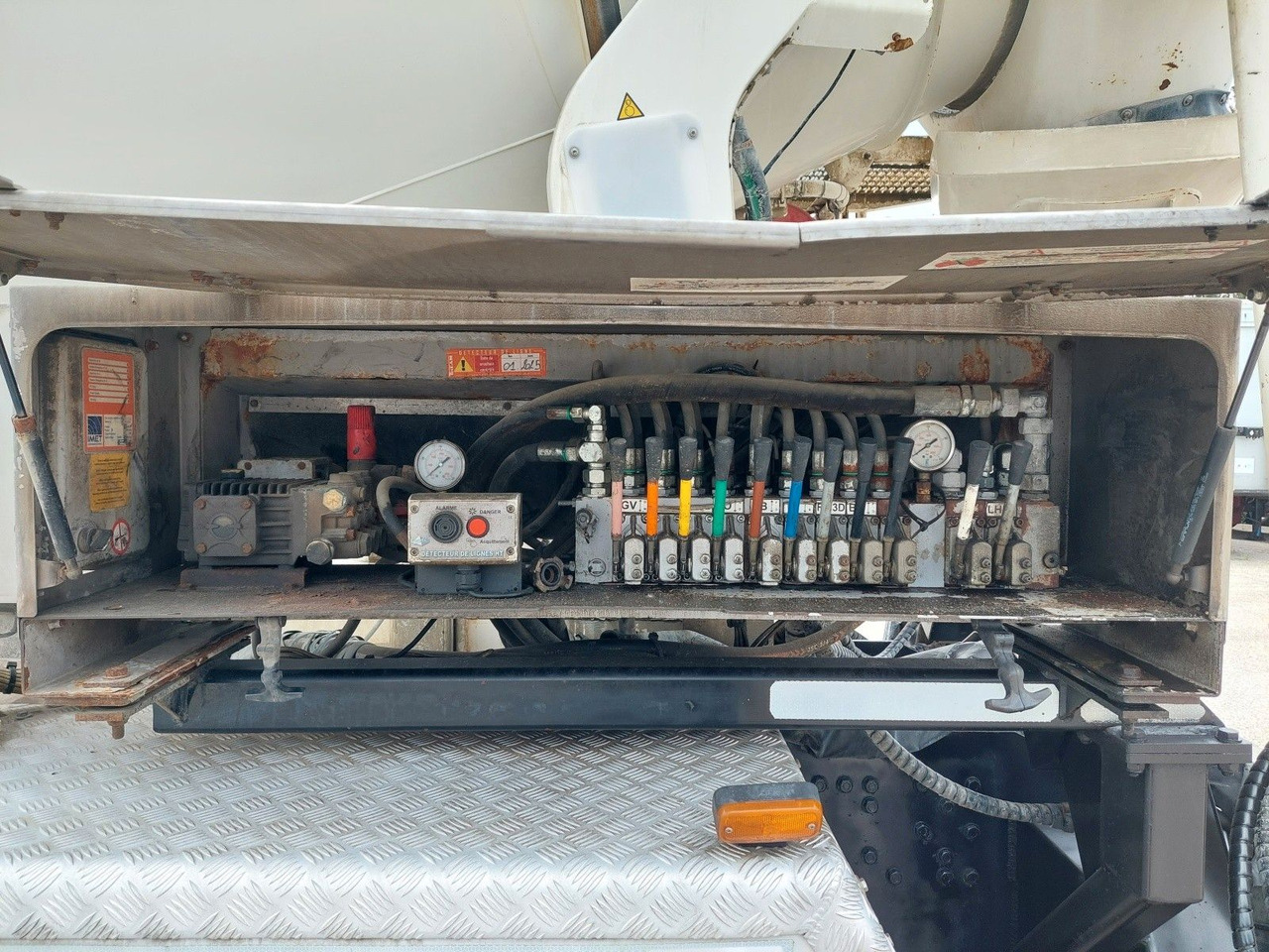 Автобетоносмеситель MAN TGS 32.420 BB Stetter AM 8 FHCBL + Theam T3D16: фото 9 Автобетоносмеситель MAN TGS 32.420 BB Stetter AM 8 FHCBL + Theam T3D16: фото 9