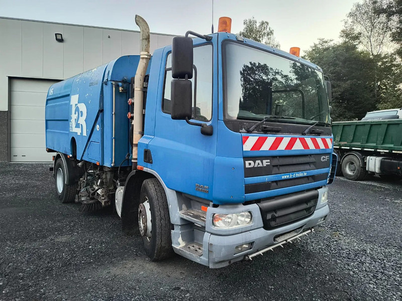 DAF CF 75.250 DRIVING CONDITION - SWEEPER NEEDS REPAIRMENT - Подметально-уборочная машина: фото 3 DAF CF 75.250 DRIVING CONDITION - SWEEPER NEEDS REPAIRMENT - Подметально-уборочная машина: фото 3