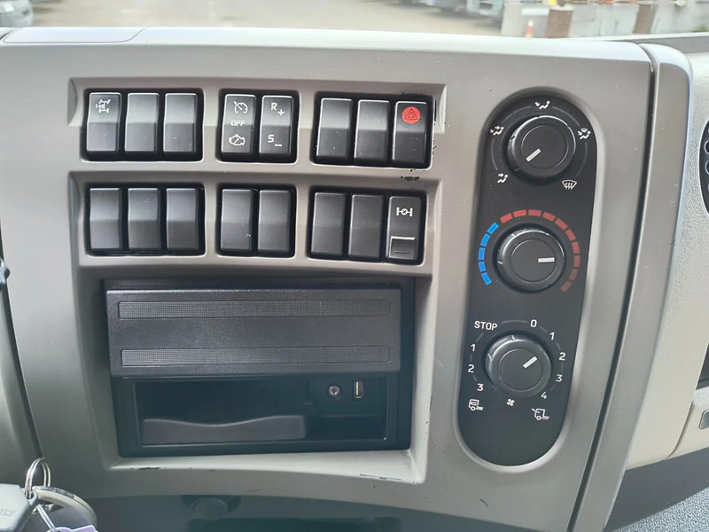 Грузовик-цистерна для транспортировки топлива Renault Premium 310 DXI CARBURANT / FUEL 13500L - 4 COMP: фото 13