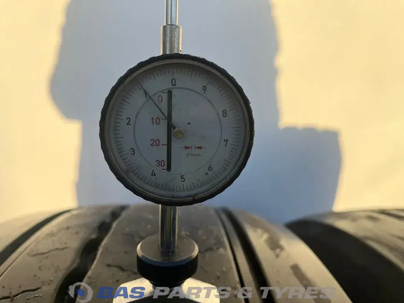 Continental Continental 315/70R22.5 Hybrid HS3+ 156/150 M+S 3PMSF gebruikte set - Шина для Грузовиков: фото 3 Continental Continental 315/70R22.5 Hybrid HS3+ 156/150 M+S 3PMSF gebruikte set - Шина для Грузовиков: фото 3