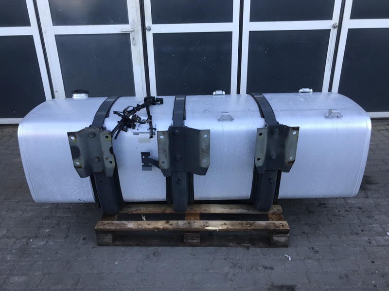 DAF Brandstoftank DAF 765 Liter 1659141 - Топливный бак для Грузовиков: фото 3 DAF Brandstoftank DAF 765 Liter 1659141 - Топливный бак для Грузовиков: фото 3