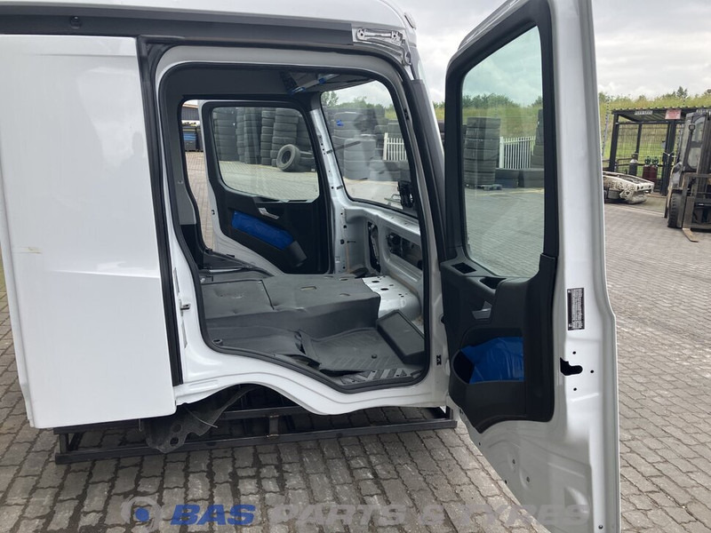 Кабина и интерьер для Грузовиков Mercedes-Benz Actros MP5 Mercedes ClassicSpace M-cab L1EH1 A 000 600 01 01: фото 8