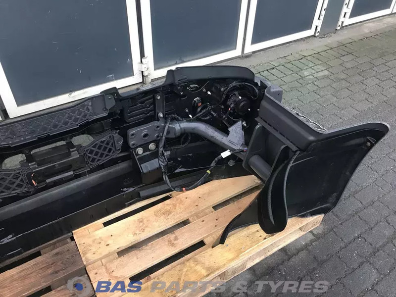 Renault D-Serie Bumper Renault 7482642303 - Бампер для Грузовиков: фото 5 Renault D-Serie Bumper Renault 7482642303 - Бампер для Грузовиков: фото 5