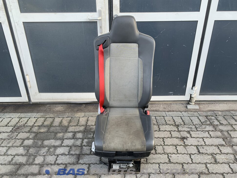 Renault T-Serie Bijrijdersstoel Renault 7421615420 - Сиденье для Грузовиков: фото 1 Renault T-Serie Bijrijdersstoel Renault 7421615420 - Сиденье для Грузовиков: фото 1
