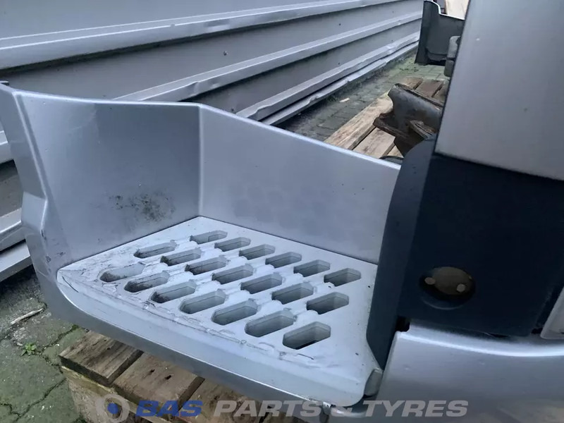 Бампер для Грузовиков Volvo FH4 Bumper Volvo 82139942: фото 7 Бампер для Грузовиков Volvo FH4 Bumper Volvo 82139942: фото 7