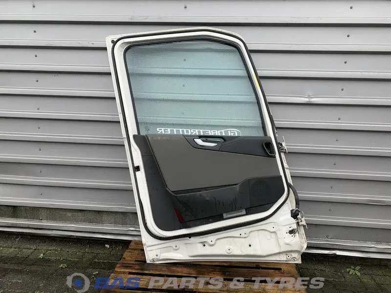 Volvo FH4 Portier Links Volvo 82183078 - Дверь и запчасти для Грузовиков: фото 2 Volvo FH4 Portier Links Volvo 82183078 - Дверь и запчасти для Грузовиков: фото 2