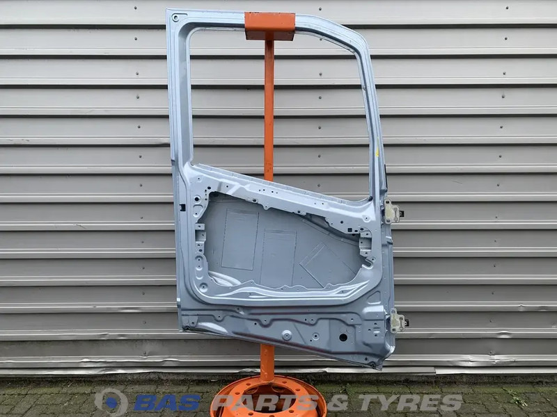Volvo FH4 Portier Links Volvo 82183078 - Дверь и запчасти для Грузовиков: фото 2 Volvo FH4 Portier Links Volvo 82183078 - Дверь и запчасти для Грузовиков: фото 2