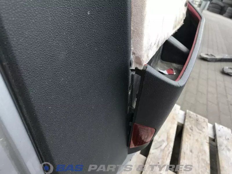 Дверь и запчасти для Грузовиков Volvo FH4 Portier Links Volvo 82183078: фото 6