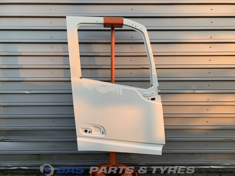 Volvo FH4 Portier Rechts Volvo 82183386 - Дверь и запчасти для Грузовиков: фото 1 Volvo FH4 Portier Rechts Volvo 82183386 - Дверь и запчасти для Грузовиков: фото 1