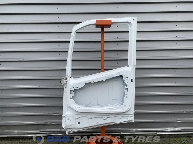 Volvo FH4 Portier Rechts Volvo 82183386 - Дверь и запчасти для Грузовиков: фото 2 Volvo FH4 Portier Rechts Volvo 82183386 - Дверь и запчасти для Грузовиков: фото 2