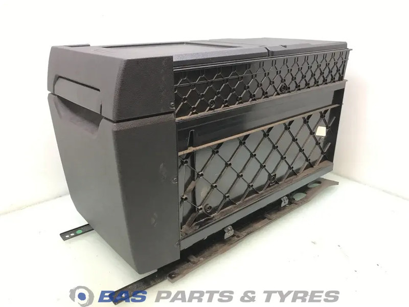 Mercedes-Benz Actros MP4 Koelkast Mercedes 36 Liter A 960 820 03 06 - Запчасти для Грузовиков: фото 2 Mercedes-Benz Actros MP4 Koelkast Mercedes 36 Liter A 960 820 03 06 - Запчасти для Грузовиков: фото 2