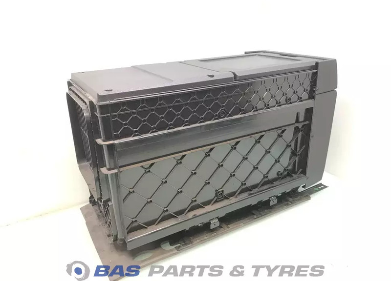 Mercedes-Benz Actros MP4 Koelkast Mercedes 36 Liter A 960 820 03 06 - Запчасти для Грузовиков: фото 4 Mercedes-Benz Actros MP4 Koelkast Mercedes 36 Liter A 960 820 03 06 - Запчасти для Грузовиков: фото 4