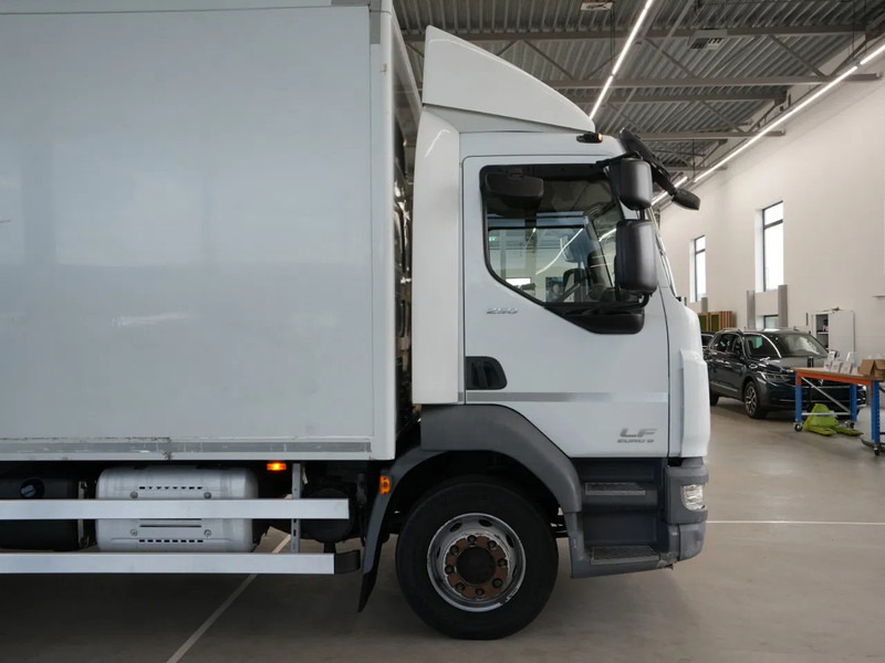 DAF LF 250 FA 12t, Gesloten Bak, Laadklep 1,5t, New Tacho - Грузовик с закрытым кузовом: фото 4 DAF LF 250 FA 12t, Gesloten Bak, Laadklep 1,5t, New Tacho - Грузовик с закрытым кузовом: фото 4