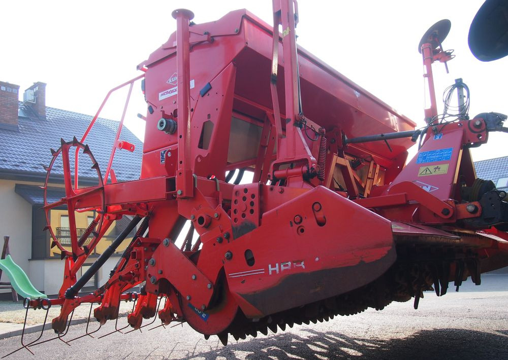 Agregat uprawowo-siewny Kuhn Kuhn HRB302D I INTEGRA 3000 2002 Brona wirowa + siewnik KUHN agregat uprawowo-siewny 3m - Посевной комплекс: фото 3 Agregat uprawowo-siewny Kuhn Kuhn HRB302D I INTEGRA 3000 2002 Brona wirowa + siewnik KUHN agregat uprawowo-siewny 3m - Посевной комплекс: фото 3