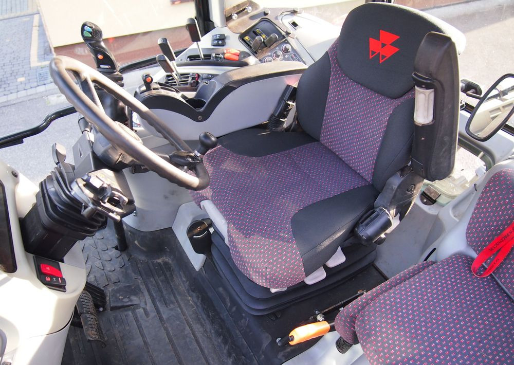 Трактор Ciągnik Massey Ferguson MF 6455 Dyna6 2013 Ciągnik Massey Ferguson 6455+TUZ: фото 9 Трактор Ciągnik Massey Ferguson MF 6455 Dyna6 2013 Ciągnik Massey Ferguson 6455+TUZ: фото 9