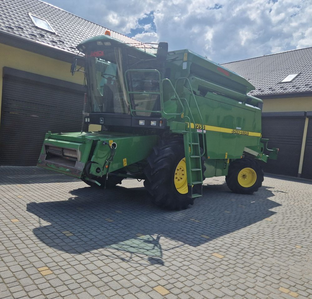 Kombajn zbożawy John deere 2254 2000 Kombajn John Deere JD - Зерноуборочный комбайн: фото 2 Kombajn zbożawy John deere 2254 2000 Kombajn John Deere JD - Зерноуборочный комбайн: фото 2