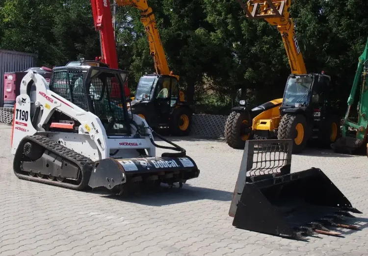 Miniładowarka Bobcat T190 2012 - Гусеничный мини-погрузчик: фото 2 Miniładowarka Bobcat T190 2012 - Гусеничный мини-погрузчик: фото 2