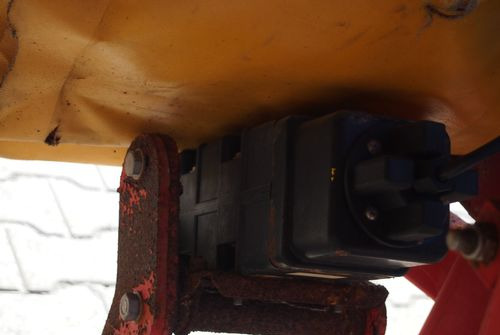 Rozsiewacz nawozów Lely 2 tony z wagą i komputerem wysiewającym - Разбрасыватель удобрений: фото 4 Rozsiewacz nawozów Lely 2 tony z wagą i komputerem wysiewającym - Разбрасыватель удобрений: фото 4