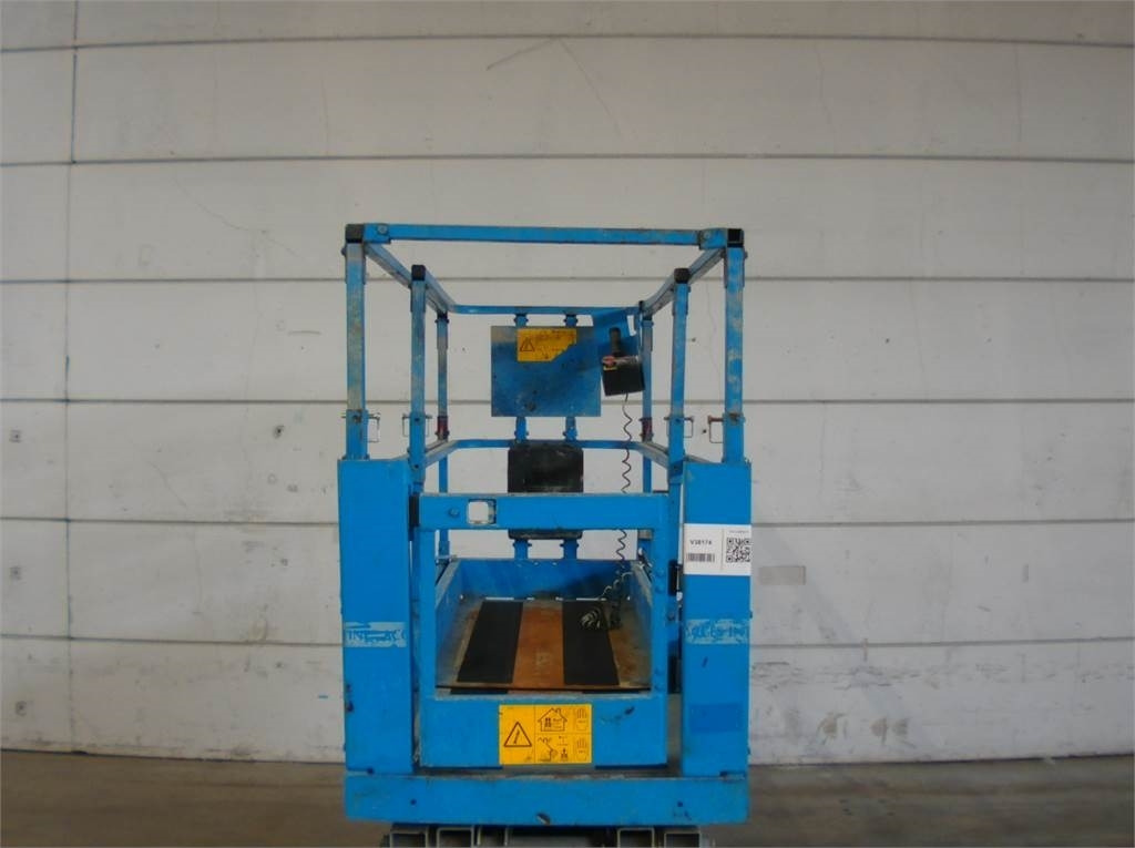 Ножничный подъемник Genie GS2032: фото 10 Ножничный подъемник Genie GS2032: фото 10