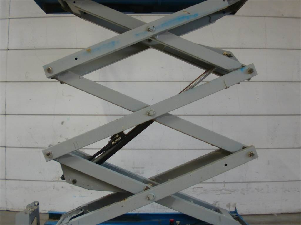 Ножничный подъемник Genie GS2032: фото 8 Ножничный подъемник Genie GS2032: фото 8