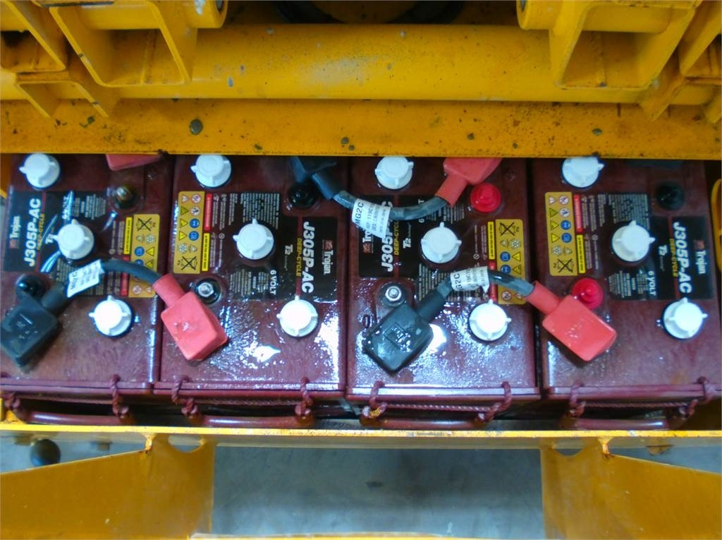 Haulotte Compact 12  - Ножничный подъемник: фото 5 Haulotte Compact 12  - Ножничный подъемник: фото 5