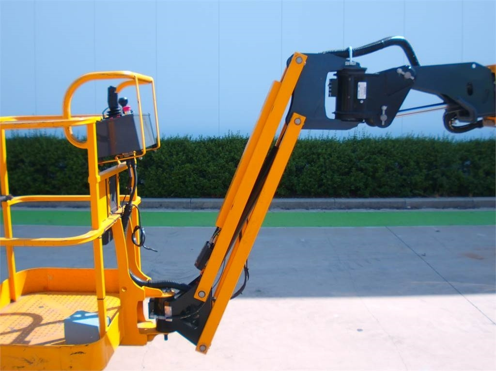 Коленчатый подъемник Haulotte HA12CJ+: фото 7 Коленчатый подъемник Haulotte HA12CJ+: фото 7