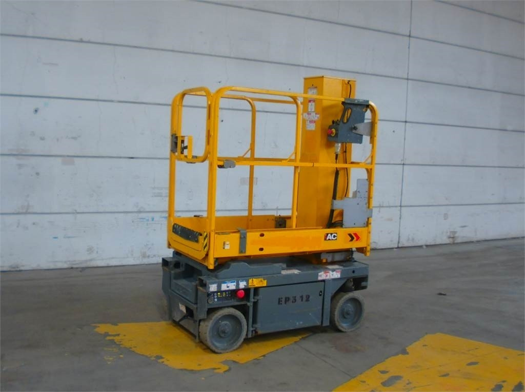 Haulotte STAR8S - Вертикальный мачтовый подъемник: фото 2 Haulotte STAR8S - Вертикальный мачтовый подъемник: фото 2