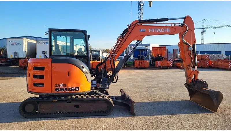 Hitachi ZX65USB-5A CLR - Гусеничный экскаватор: фото 5 Hitachi ZX65USB-5A CLR - Гусеничный экскаватор: фото 5