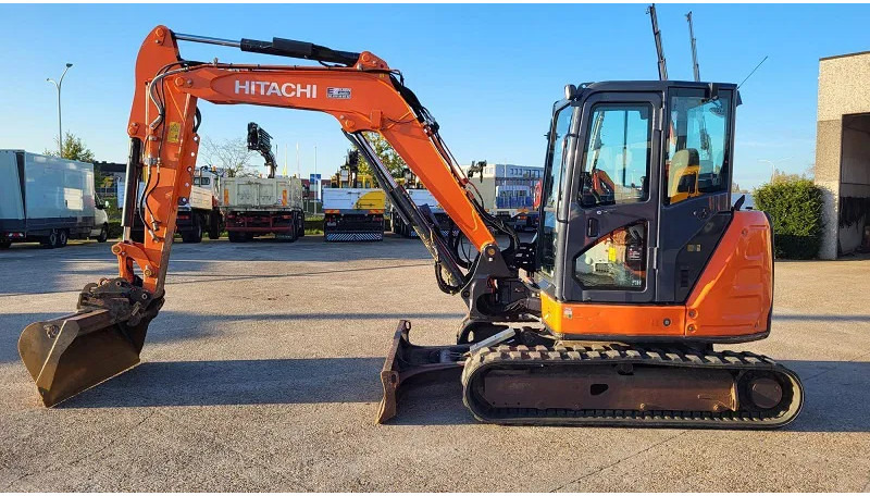 Hitachi ZX65USB-5A CLR - Гусеничный экскаватор: фото 2 Hitachi ZX65USB-5A CLR - Гусеничный экскаватор: фото 2