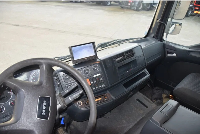 Грузовик-цистерна MAN TGM 26.340: фото 12