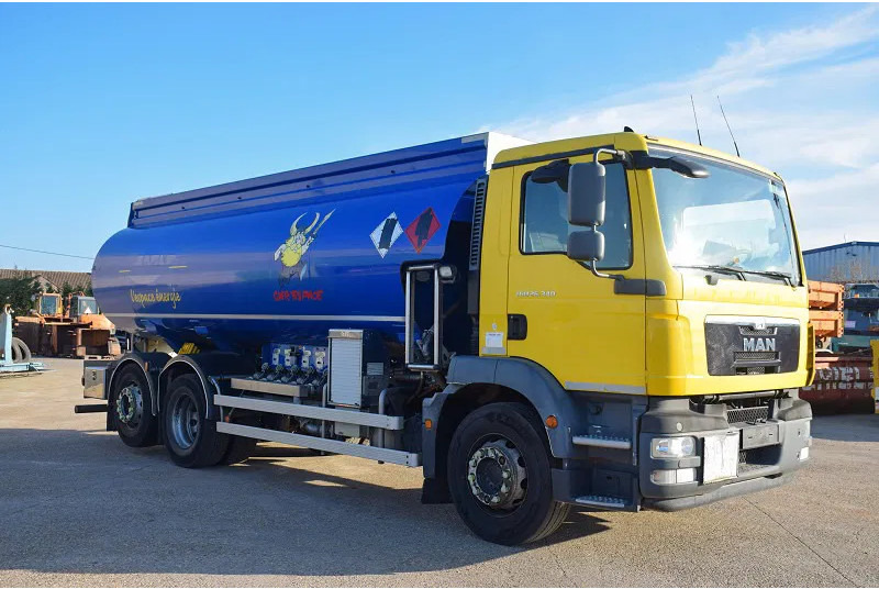 MAN TGM 26.340 - Грузовик-цистерна: фото 2 MAN TGM 26.340 - Грузовик-цистерна: фото 2